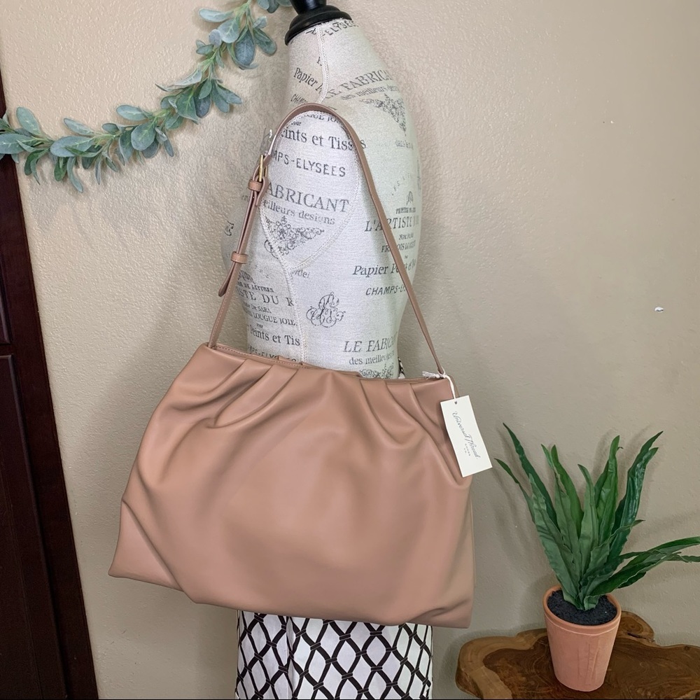 Universal Thread ~ Pleated Shoulder Handbag